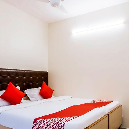 Super Oyo G P Residency Hotell Kākināda Eksteriør bilde