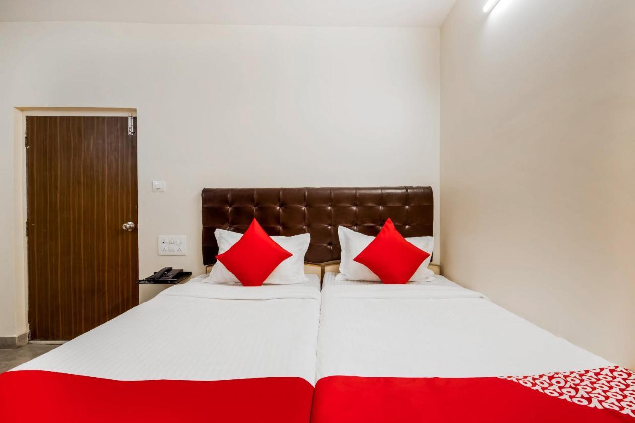 Super Oyo G P Residency Hotell Kākināda Eksteriør bilde