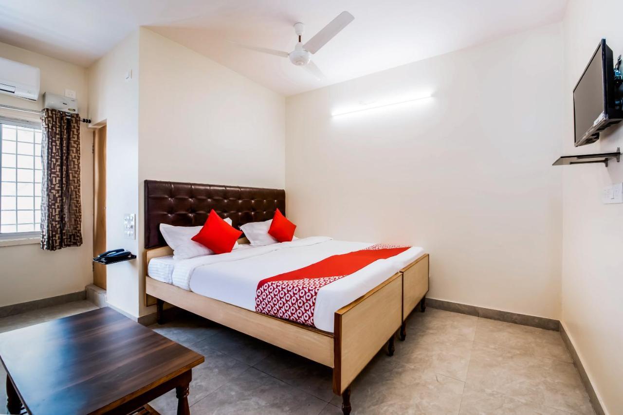 Super Oyo G P Residency Hotell Kākināda Eksteriør bilde
