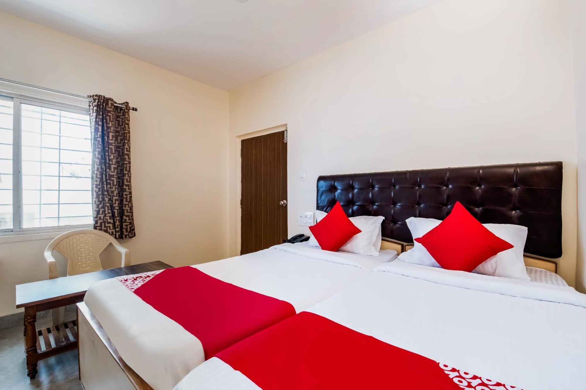 Super Oyo G P Residency Hotell Kākināda Eksteriør bilde
