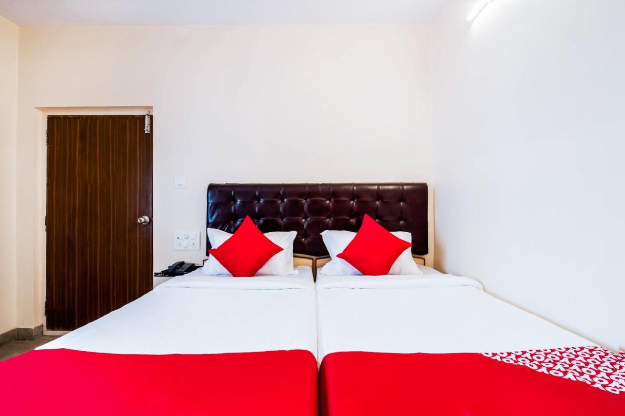 Super Oyo G P Residency Hotell Kākināda Eksteriør bilde