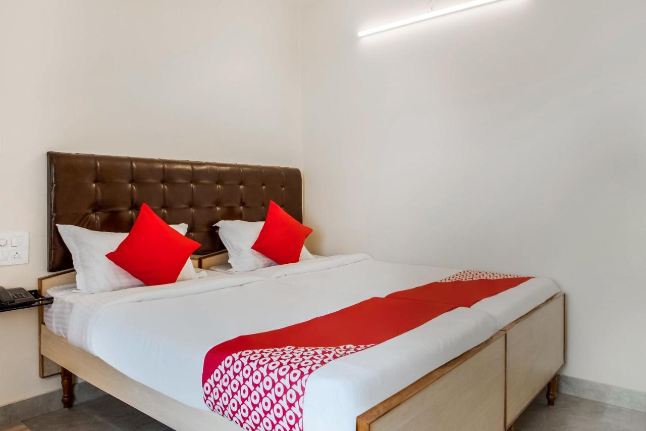 Super Oyo G P Residency Hotell Kākināda Eksteriør bilde