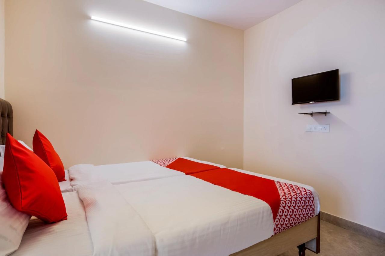 Super Oyo G P Residency Hotell Kākināda Eksteriør bilde