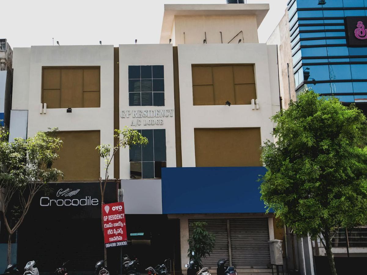 Super Oyo G P Residency Hotell Kākināda Eksteriør bilde