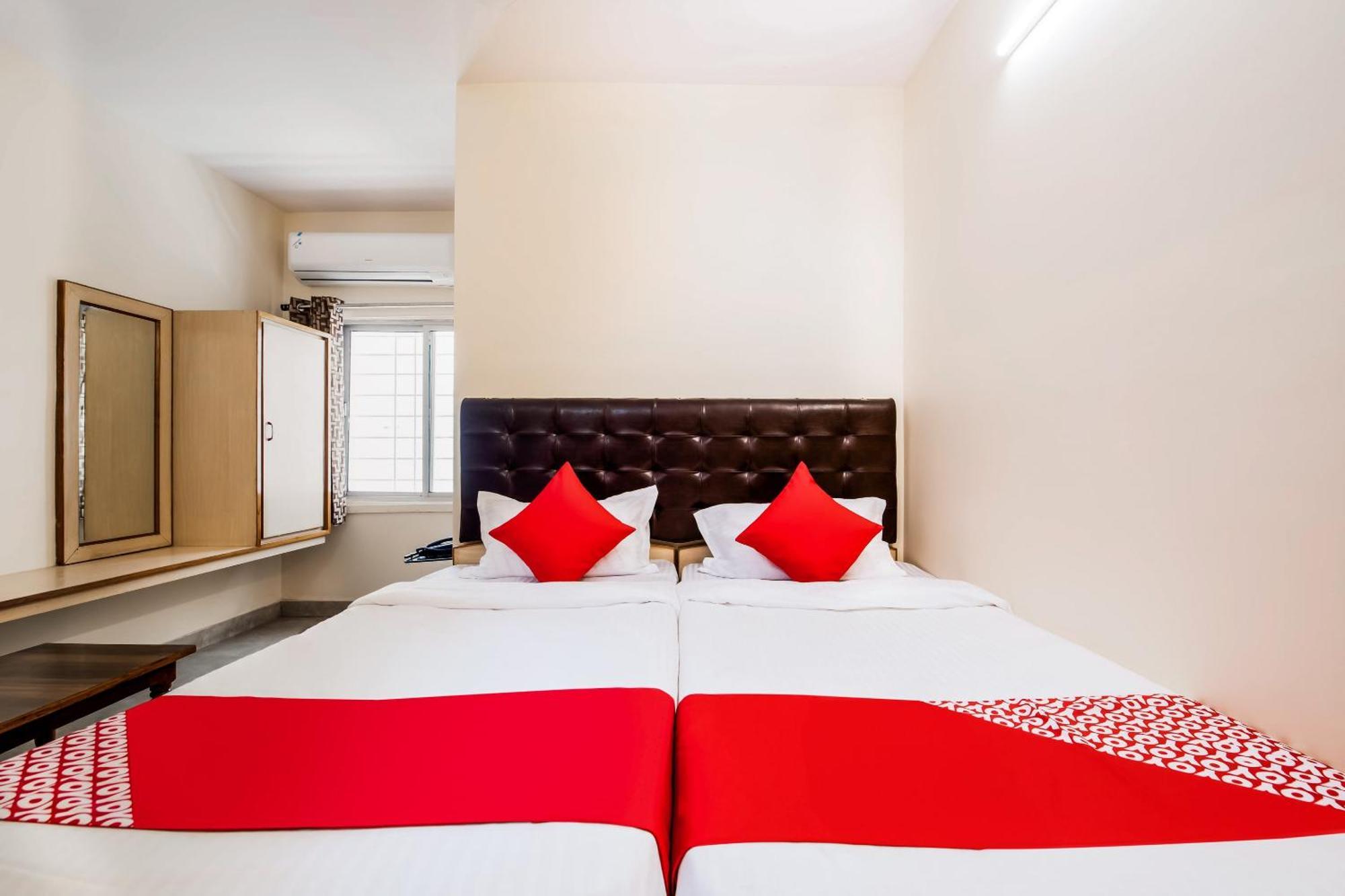 Super Oyo G P Residency Hotell Kākināda Eksteriør bilde