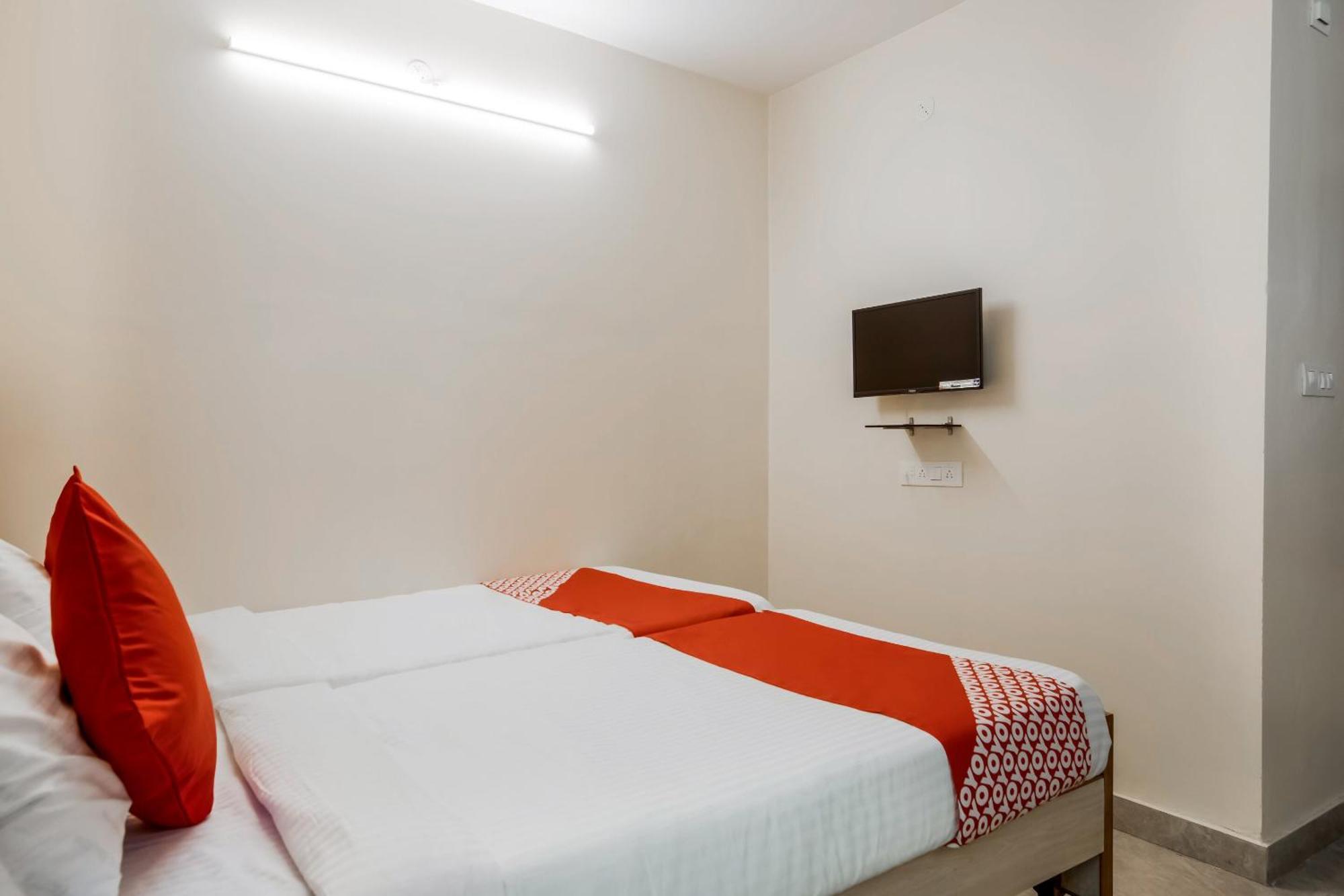 Super Oyo G P Residency Hotell Kākināda Eksteriør bilde