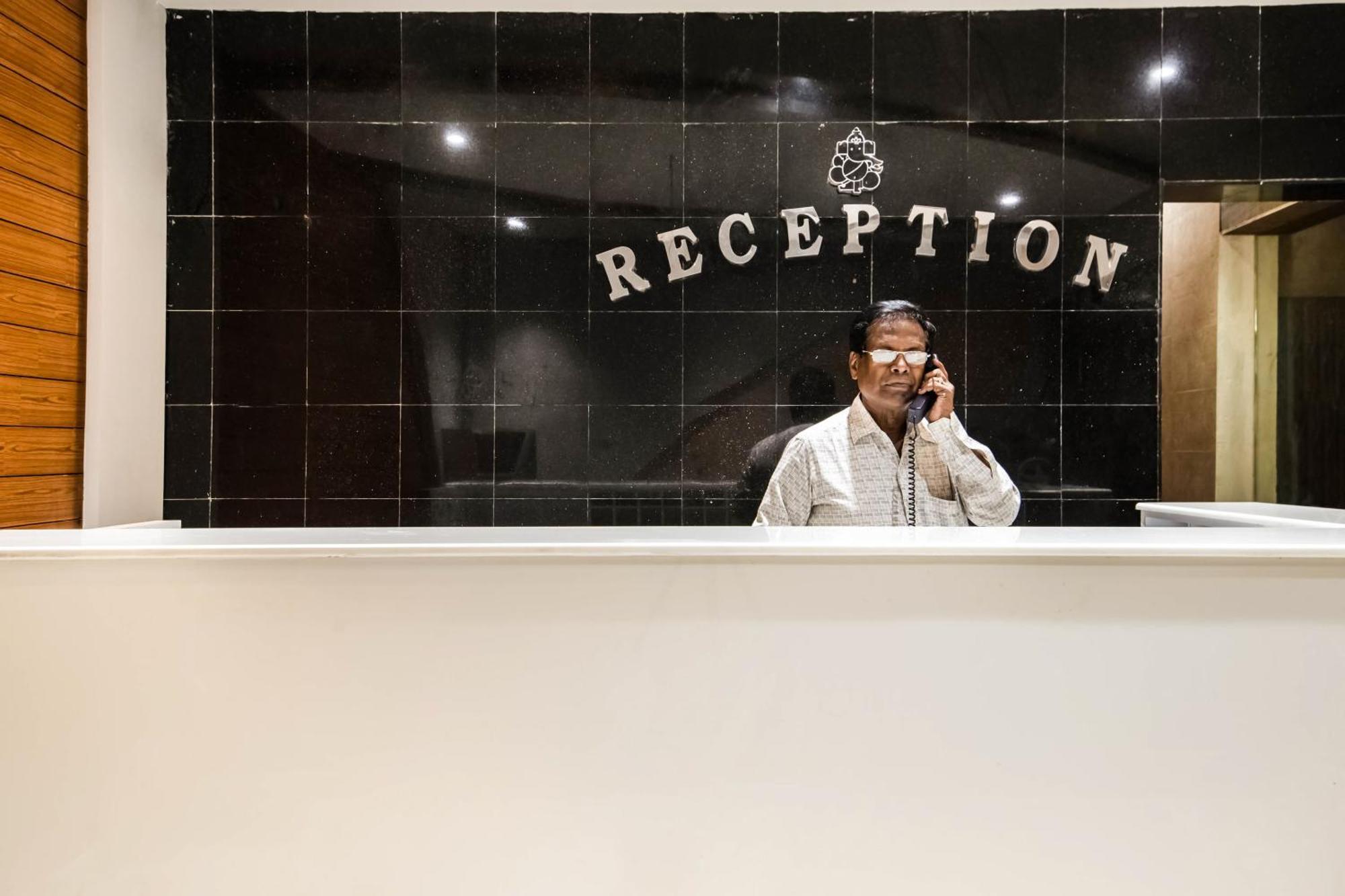 Super Oyo G P Residency Hotell Kākināda Eksteriør bilde